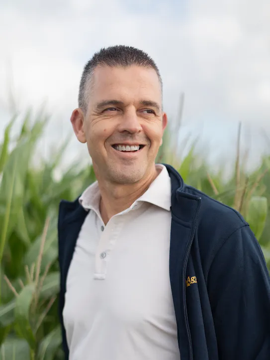 Jeroen de Schutter in a corn field