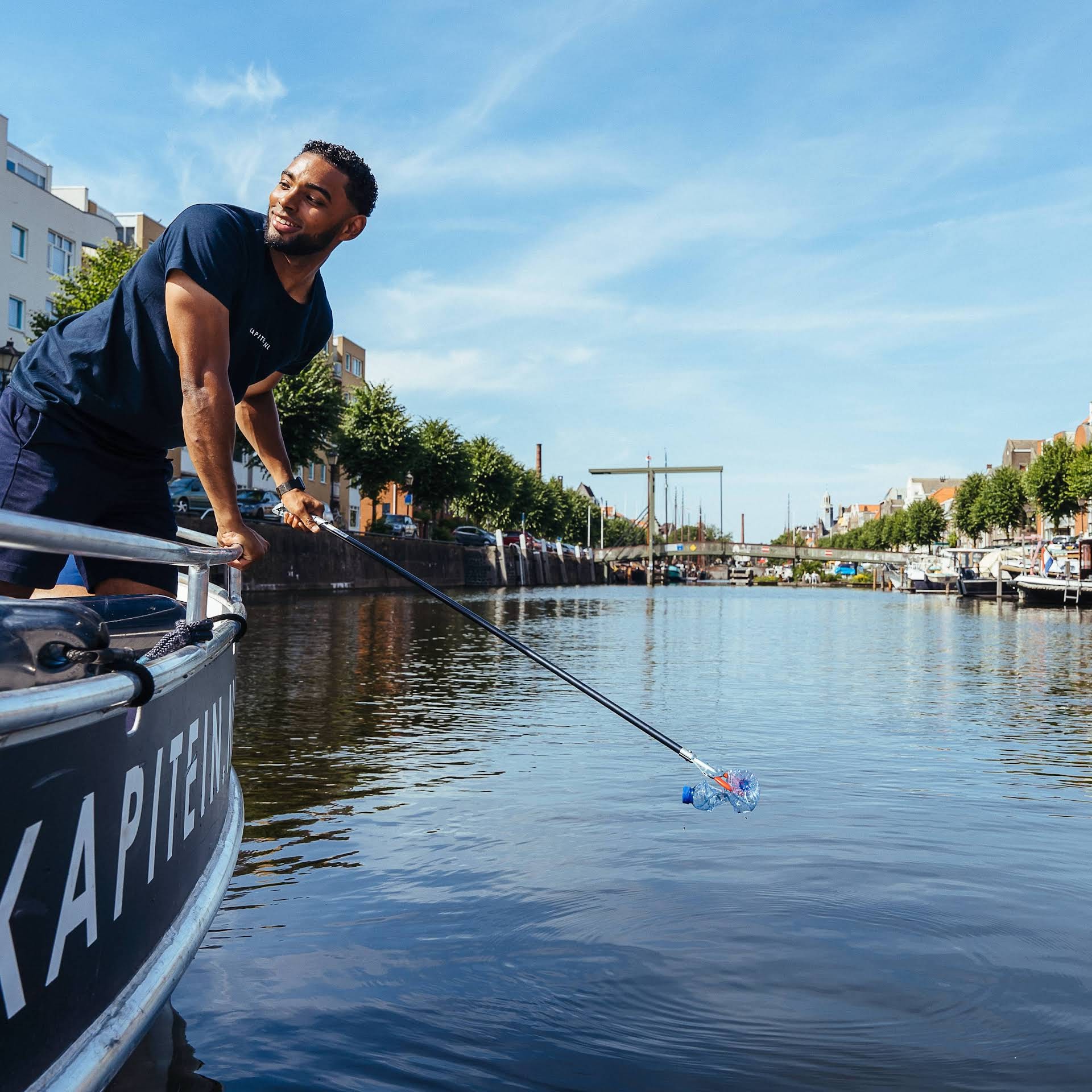 iKapitein eigenaar Wesley vaart op zijn boot