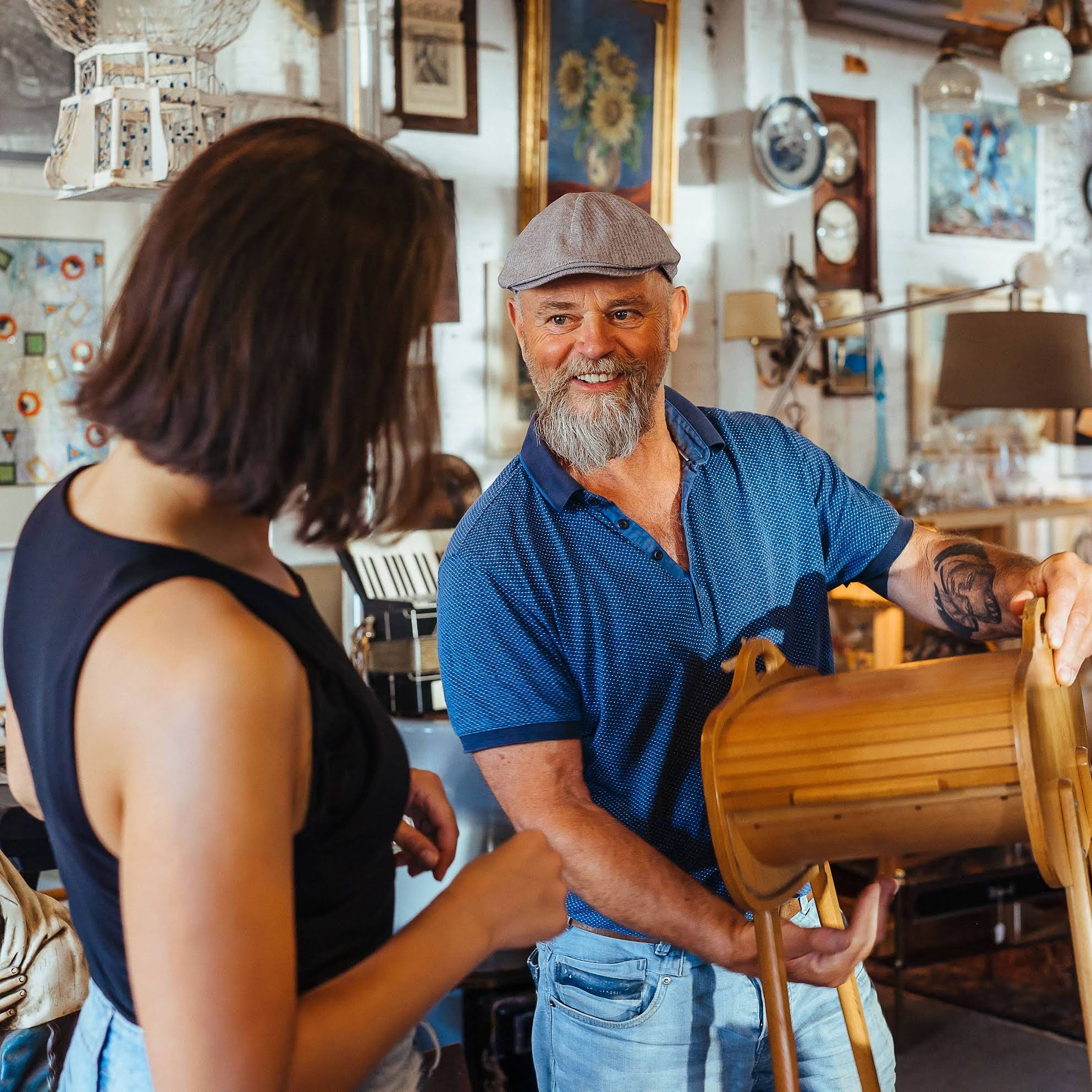 PuurToeval eigenaar Henk staat in zijn winkel