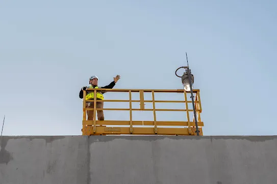 Googler Mario Vazquez works above our Quilicura Chile data center